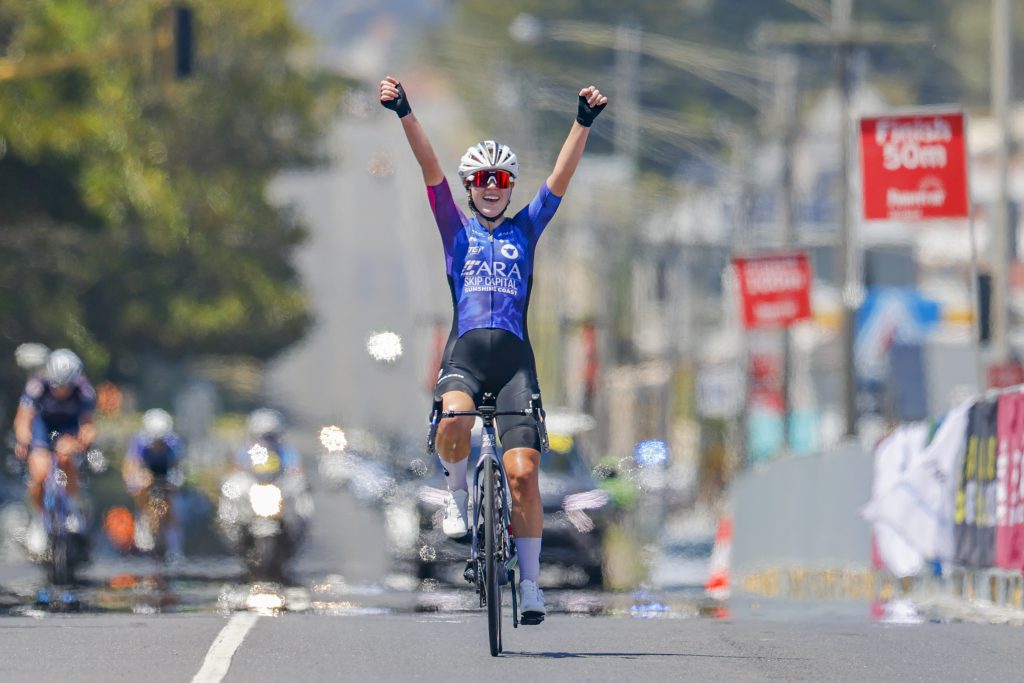 Lucinda Stewart wins Warrnambool Classic from race-long breakaway